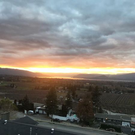 Acker Vacation Rentals Kelowna Eksteriør bilde