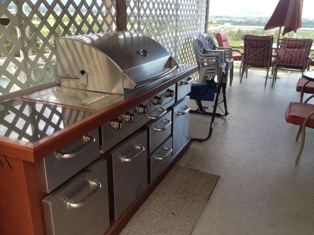 Acker Vacation Rentals Kelowna Eksteriør bilde