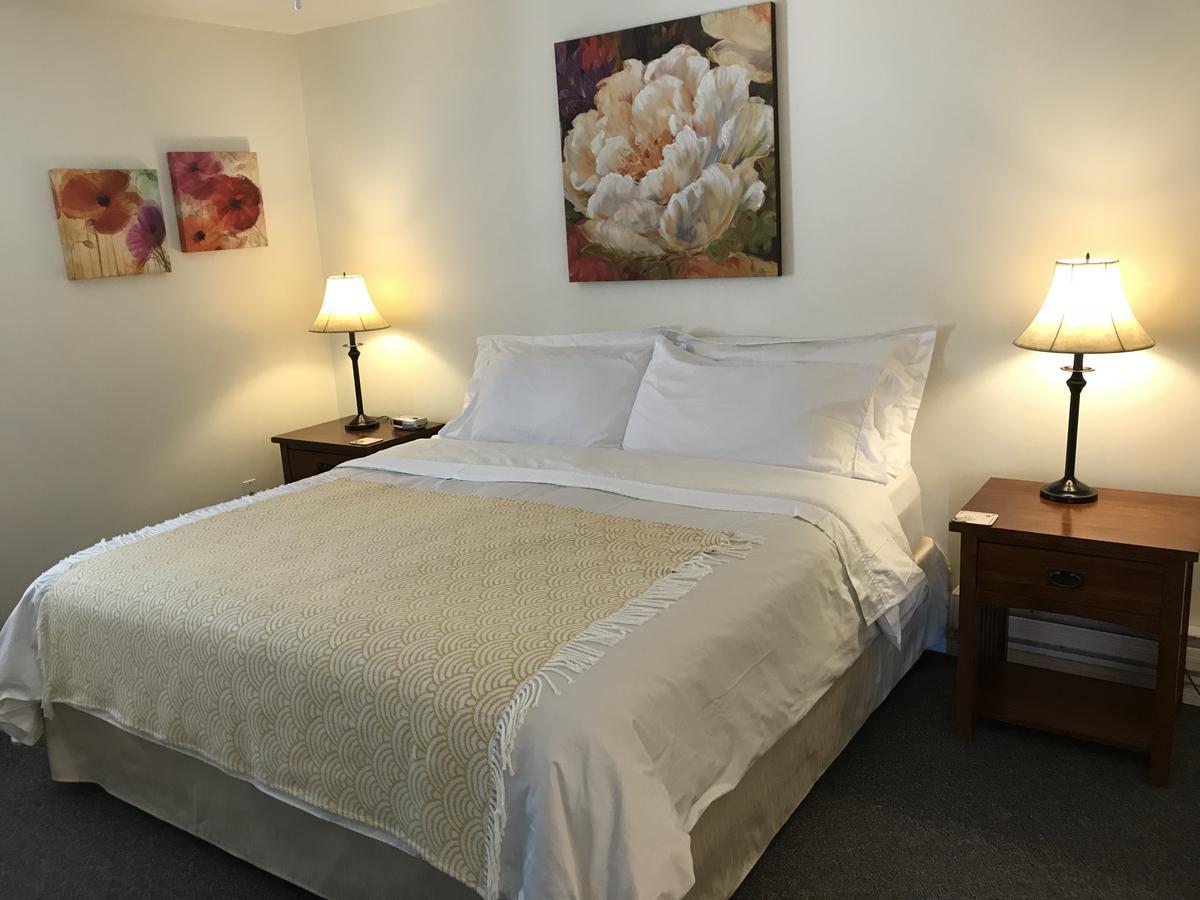 Acker Vacation Rentals Kelowna Eksteriør bilde