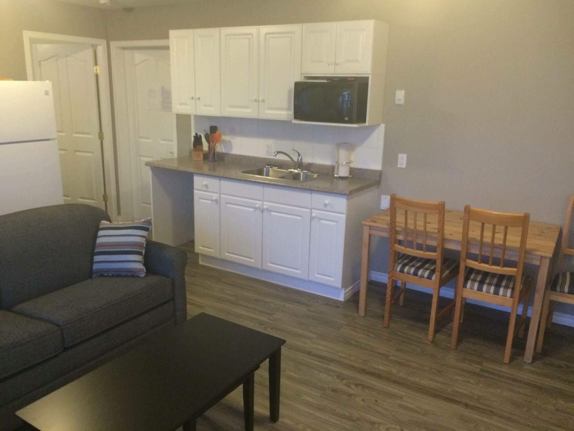 Acker Vacation Rentals Kelowna Eksteriør bilde