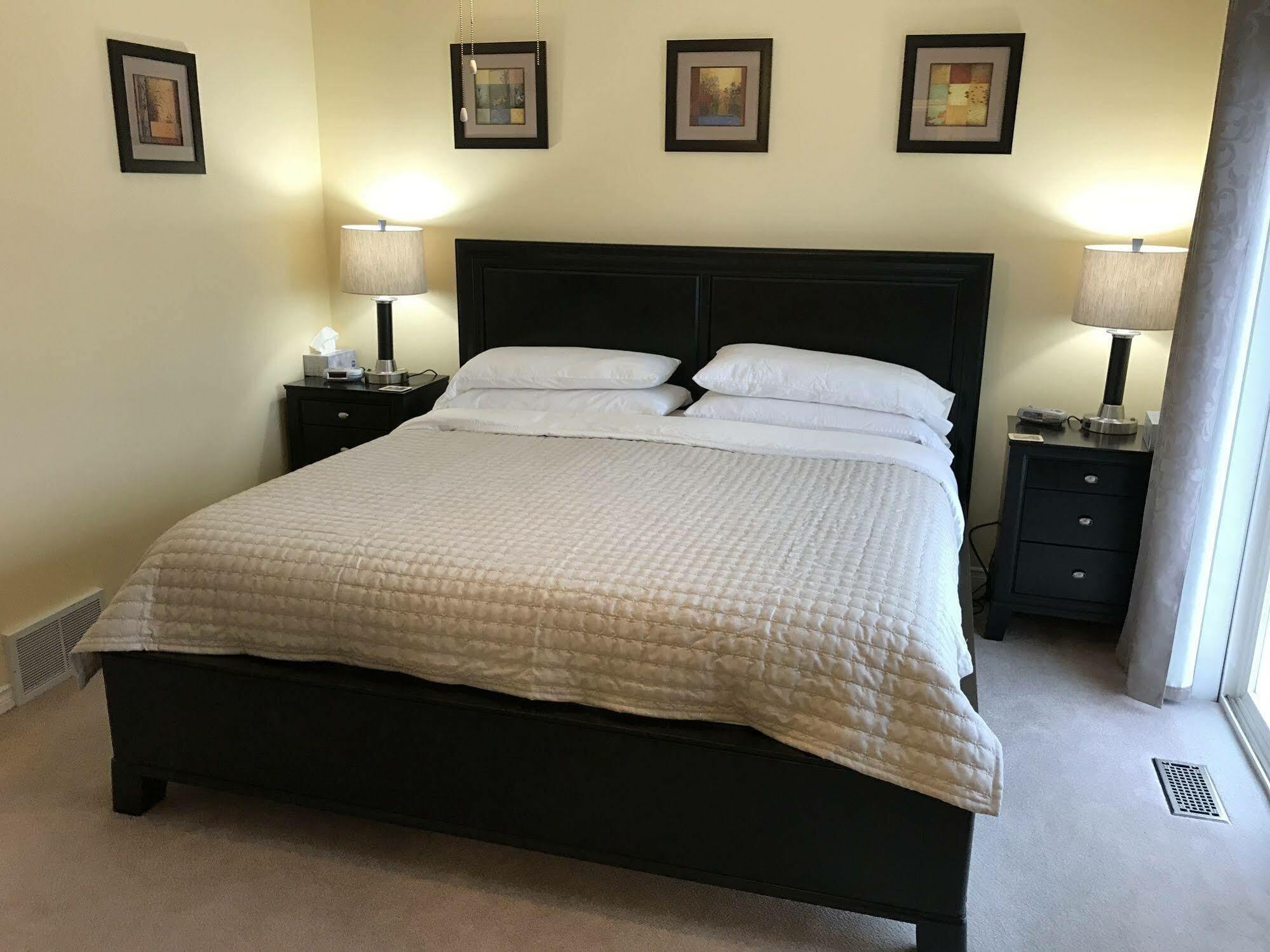 Acker Vacation Rentals Kelowna Eksteriør bilde