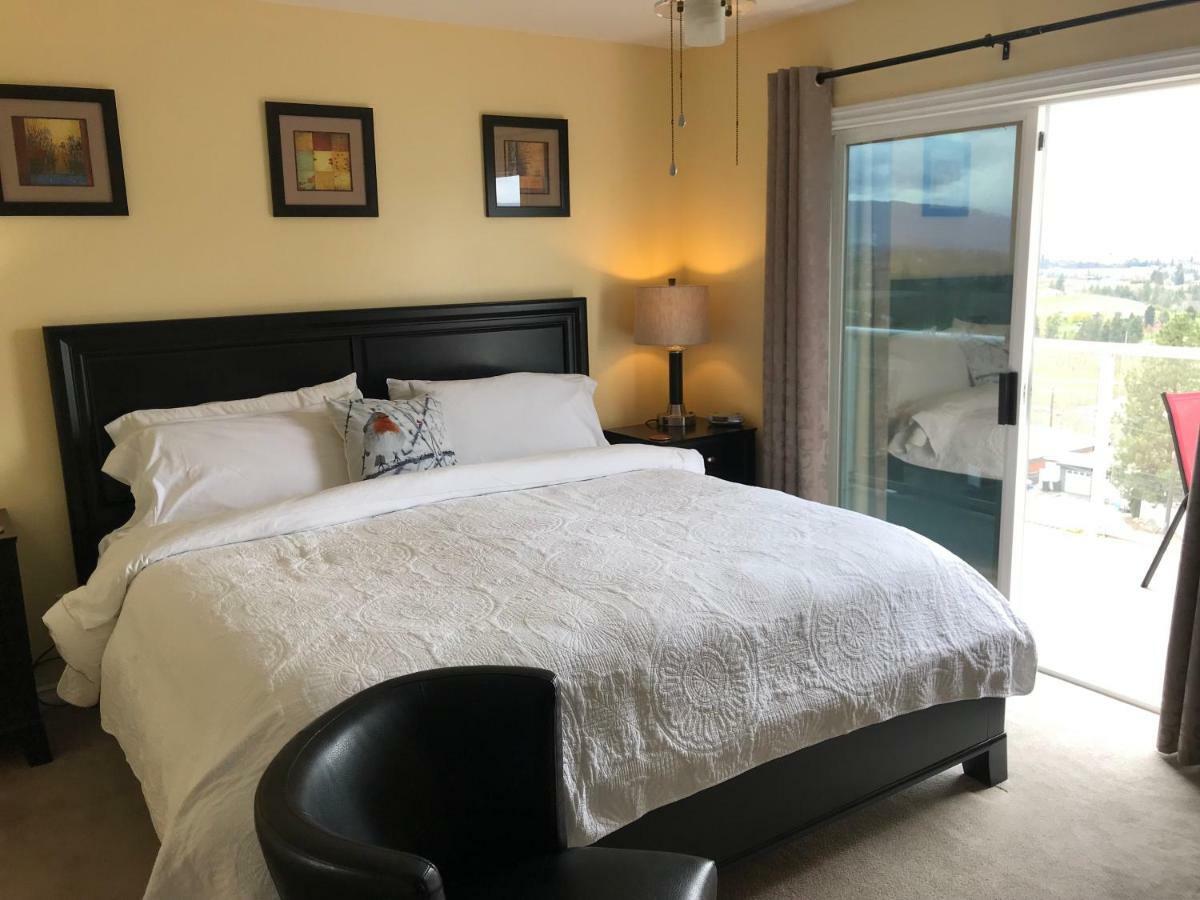 Acker Vacation Rentals Kelowna Eksteriør bilde