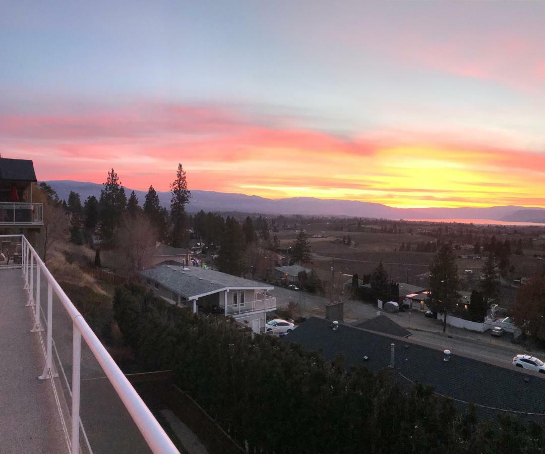 Acker Vacation Rentals Kelowna Eksteriør bilde